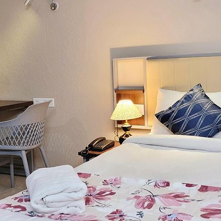 Vamsor Heights 1047 Hotel Gurgaon Luaran gambar