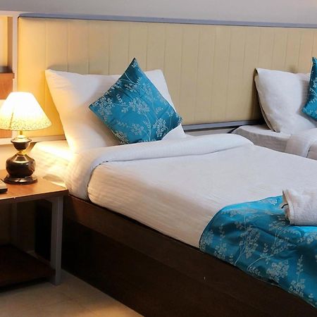 Vamsor Heights 1047 Hotel Gurgaon Luaran gambar