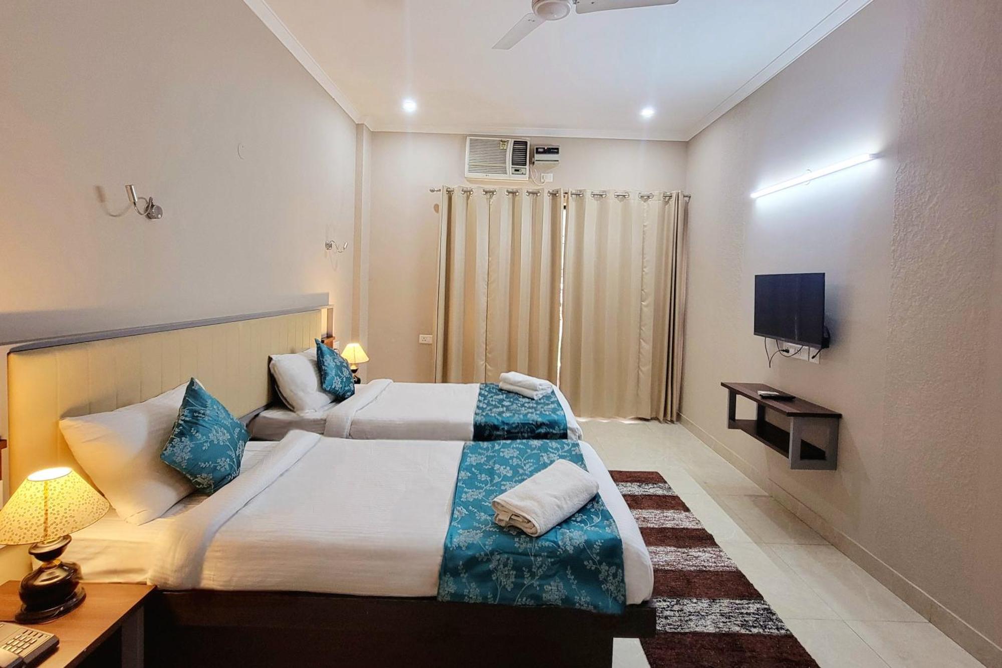 Vamsor Heights 1047 Hotel Gurgaon Luaran gambar
