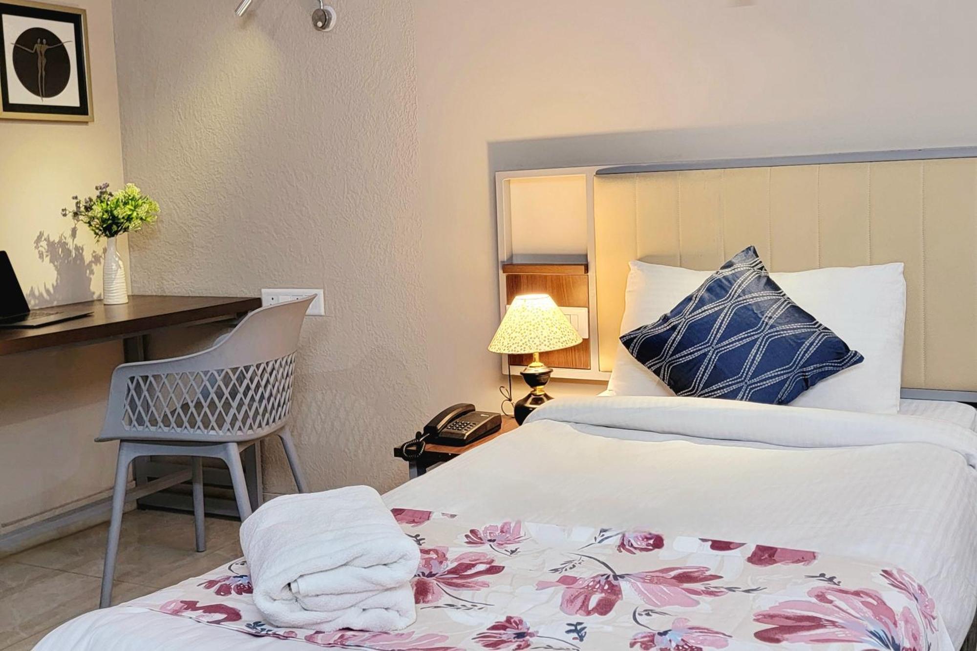 Vamsor Heights 1047 Hotel Gurgaon Luaran gambar