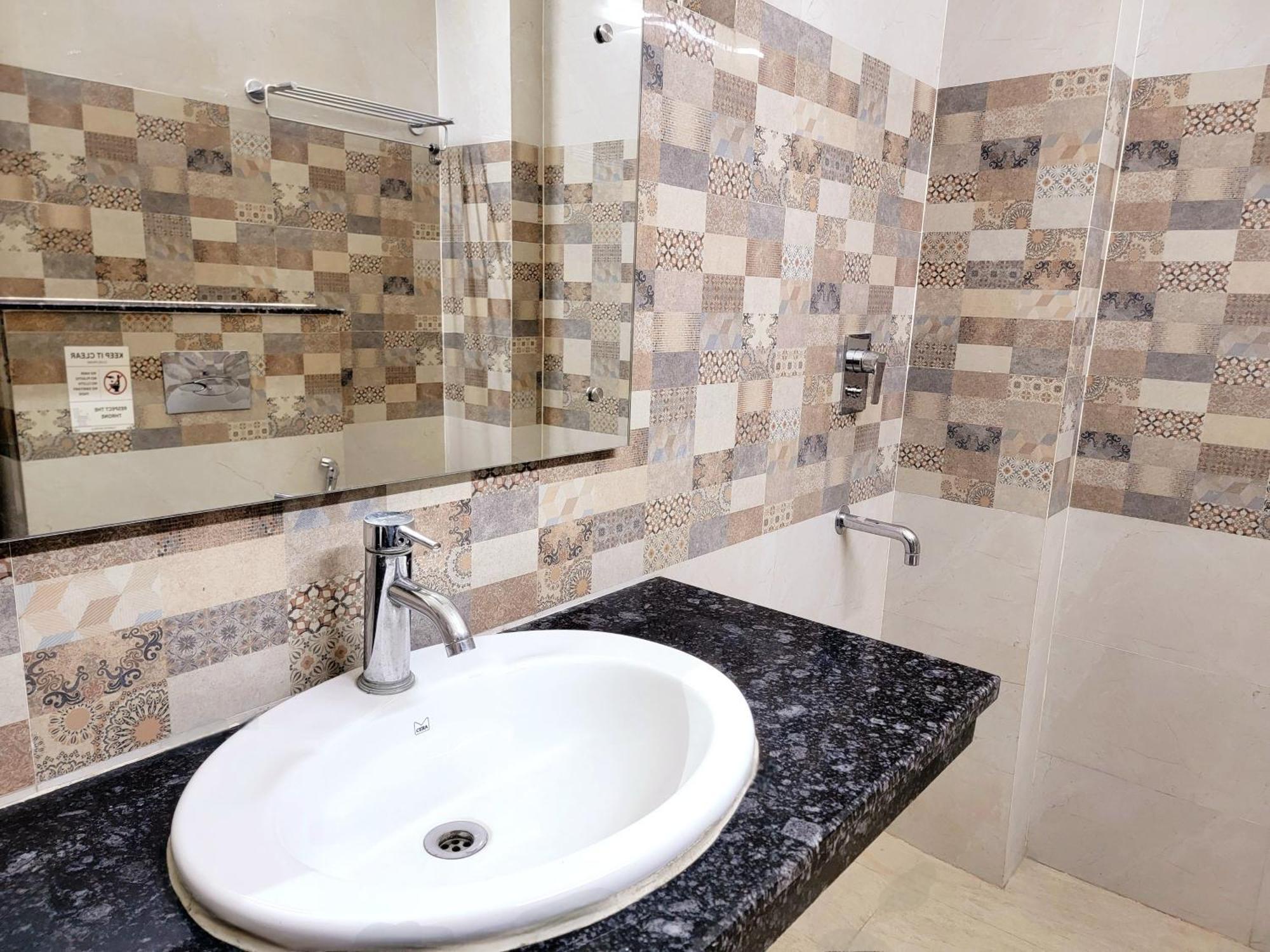 Vamsor Heights 1047 Hotel Gurgaon Luaran gambar