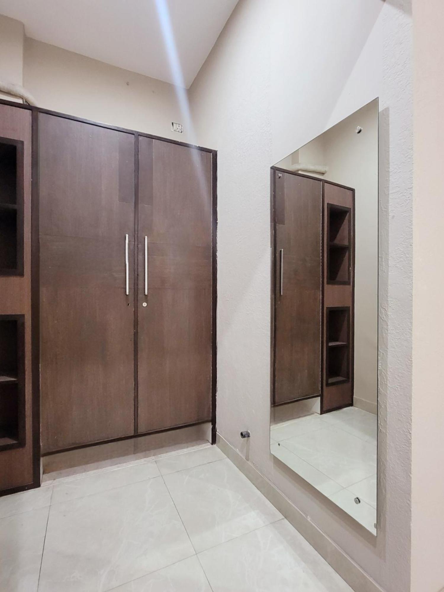Vamsor Heights 1047 Hotel Gurgaon Luaran gambar